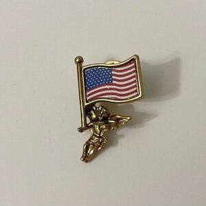 Vintage Angel with US American Flag Patriotic Pin